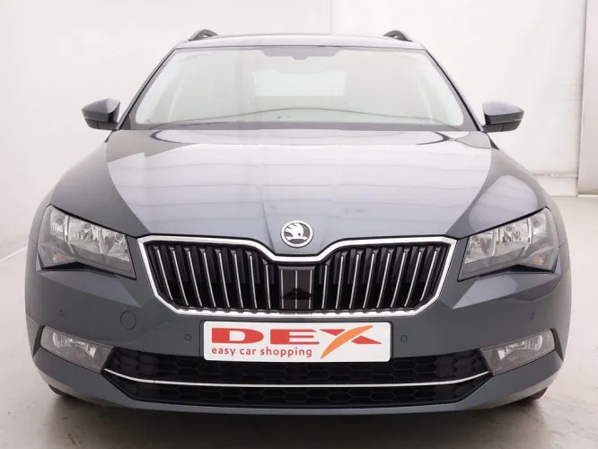 Skoda Superb 1.6 TDi Combi + GPS + Winter Pack Image 2