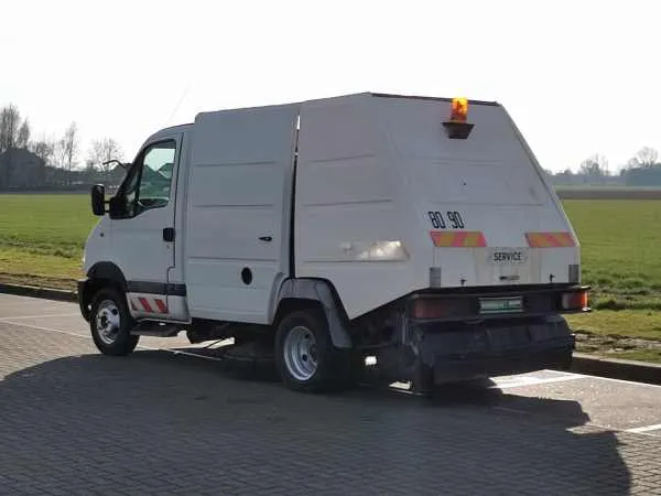 Renault Mascott 130 -35 SWEEPER Image 5