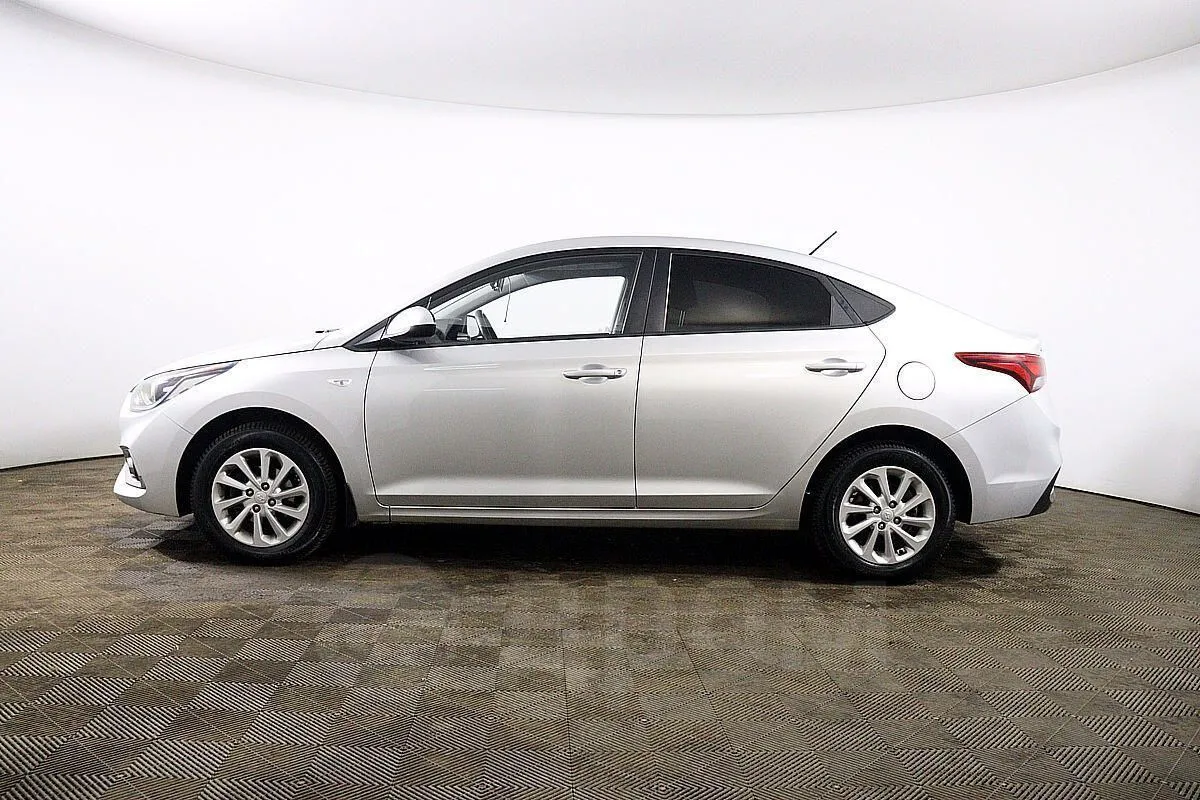 Hyundai Solaris Image 8