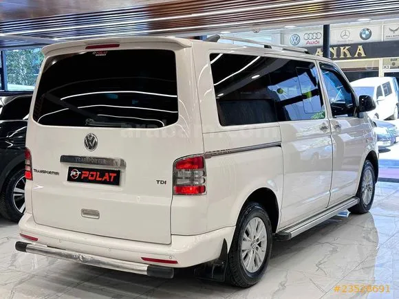 Volkswagen Transporter 2.0 TDI Camlı Van Image 4